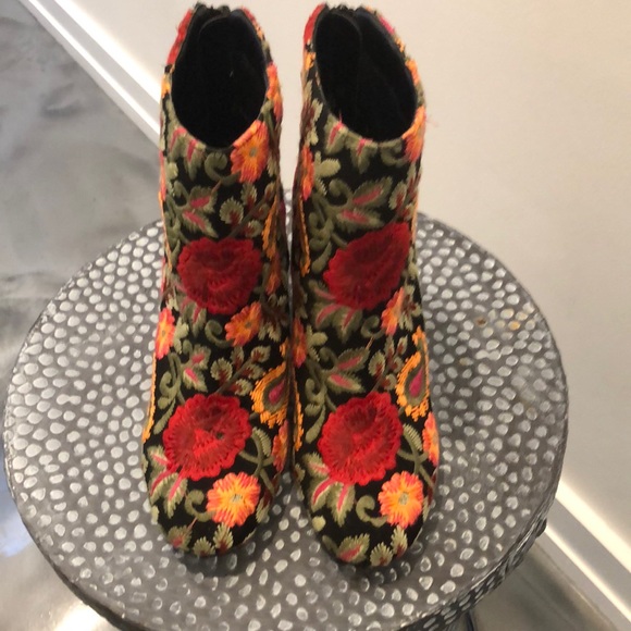 Sole Society Shoes - Sole Society Embroidered Bootie
